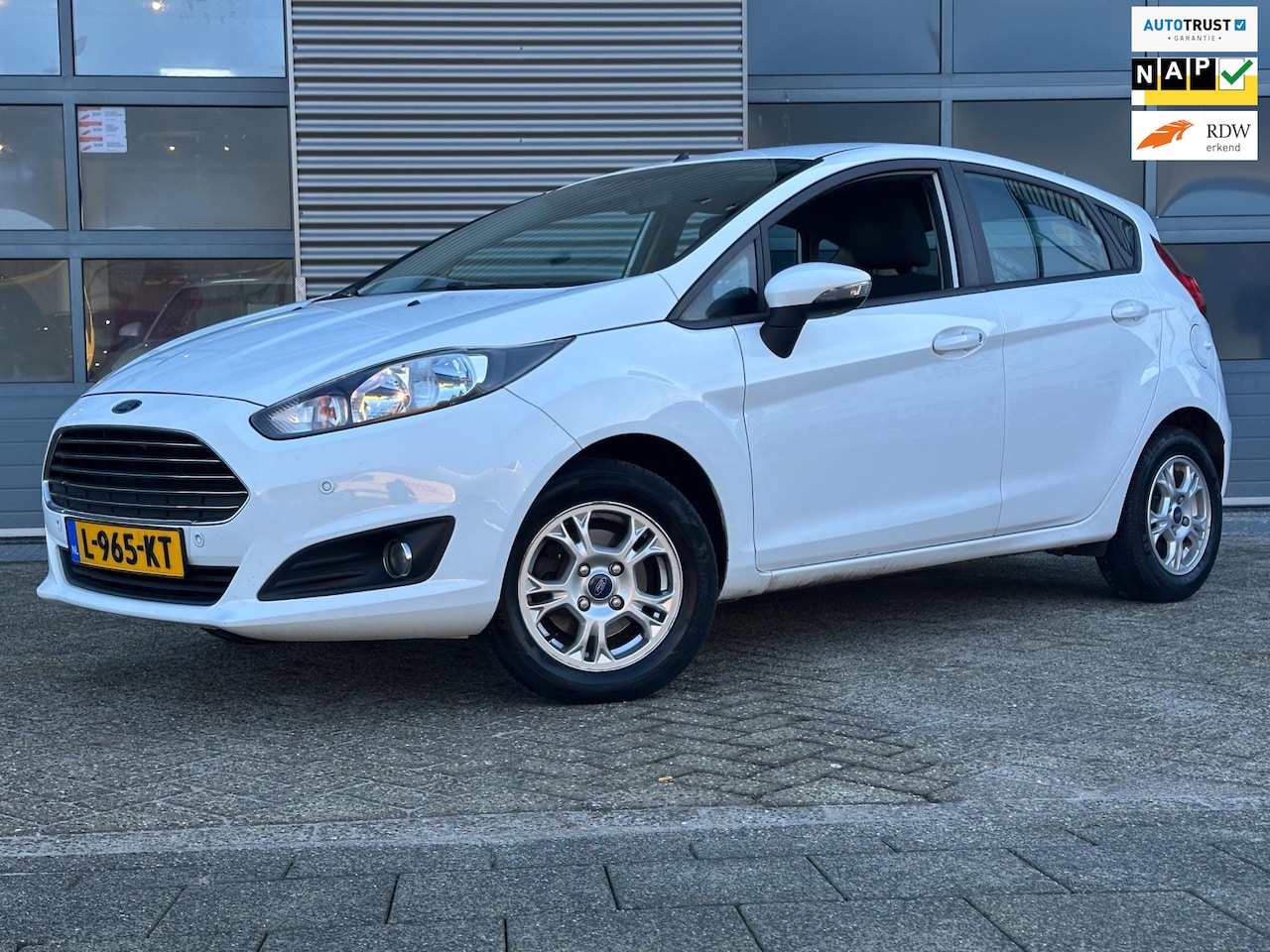 Ford Fiesta - 1.25 Titanium | Airco| Stoelverwarming | PDC| APK | NAP - AutoWereld.nl