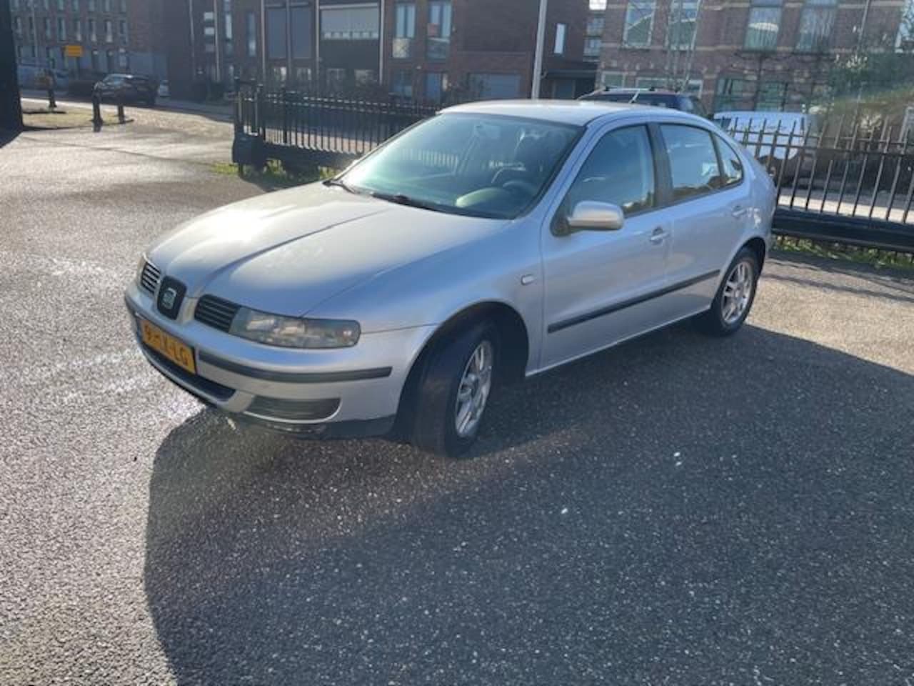 Seat Leon - 1.6-16V Stella! Airco! 220 DKM NAP! - AutoWereld.nl