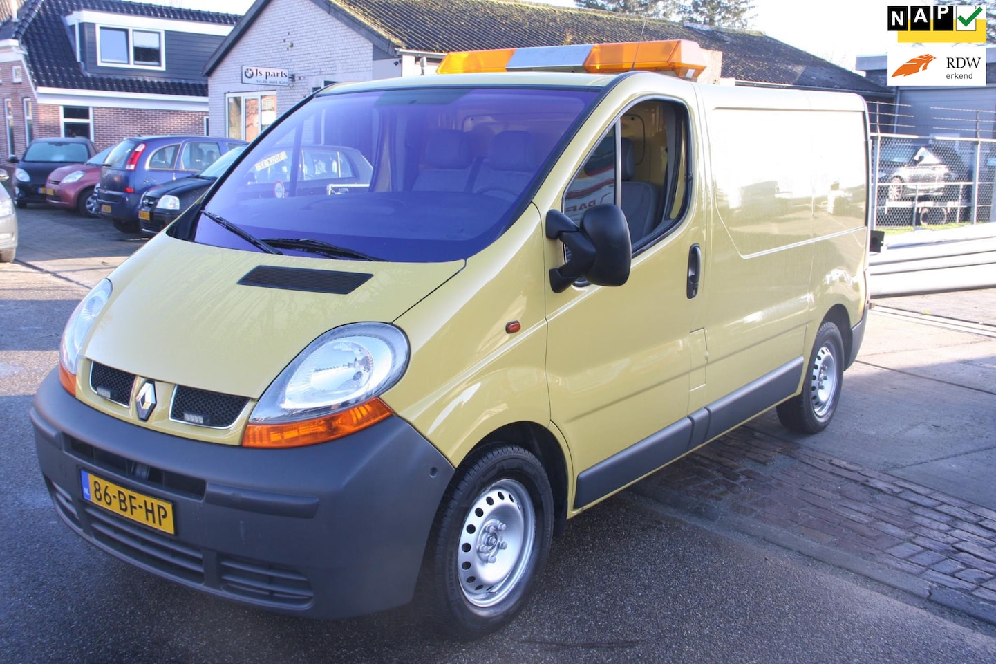 Renault Trafic - 1.9 dCi L1H1 airco,zwaailamp,flitsers MARGE! - AutoWereld.nl