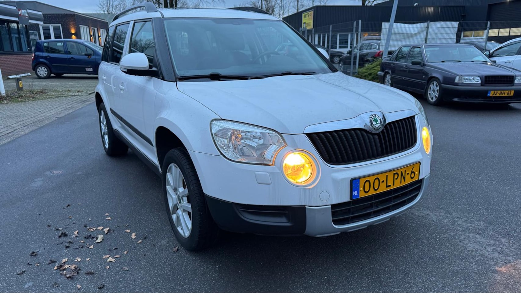 Skoda Yeti - 1.2 TSI Ambition MEENEEMPRIJS Distributie ketting recent vervangen, dak defect. - AutoWereld.nl