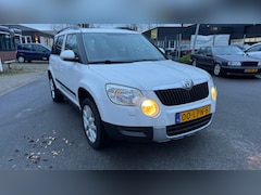 Skoda Yeti - 1.2 TSI Ambition MEENEEMPRIJS Distributie ketting recent vervangen, dak defect.