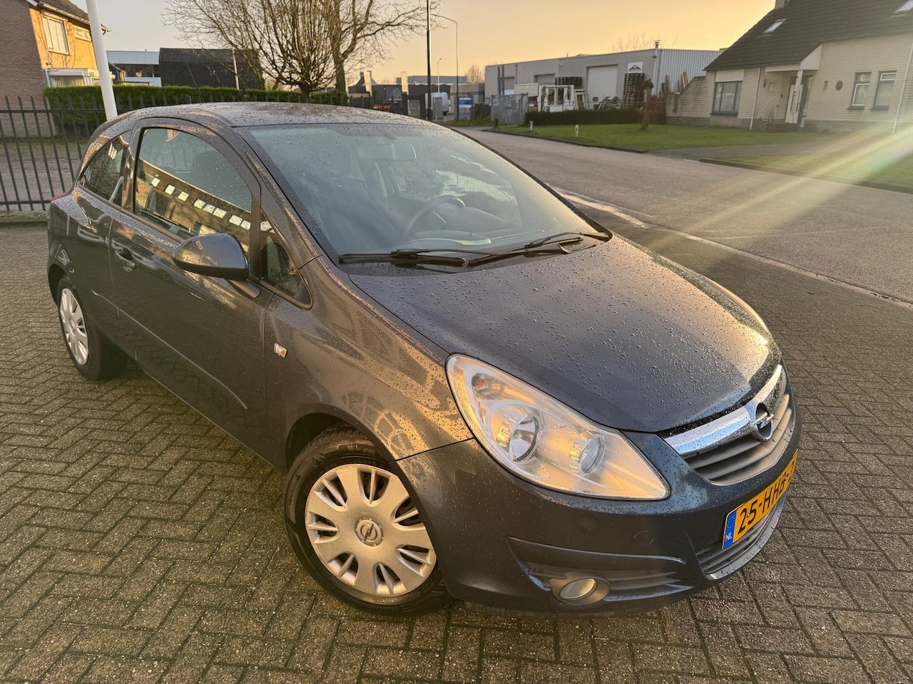 Opel Corsa - 1.2-16V Enjoy 3 deurs,Airco,Nieuwe APK - AutoWereld.nl