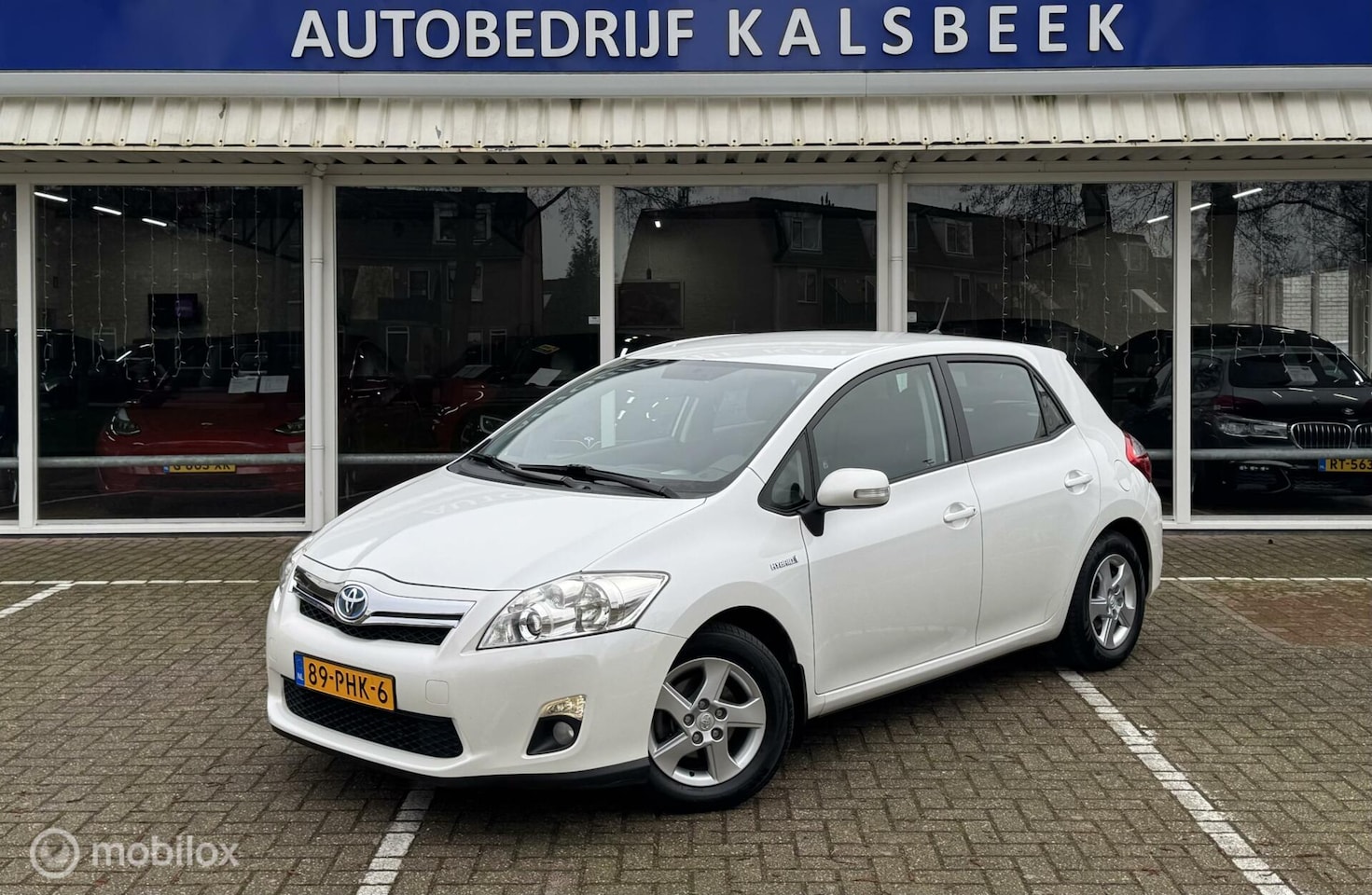 Toyota Auris - 1.8 Full Hybrid Aspiration|Trekhaak|Clima|Led| - AutoWereld.nl