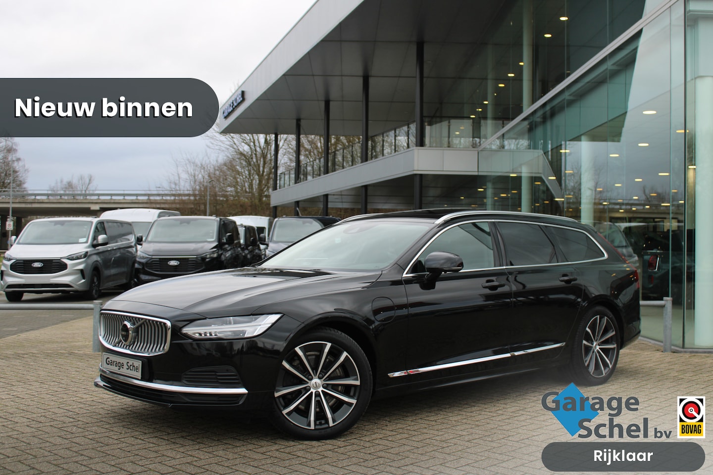 Volvo V90 - 2.0 T8 AWD Inscription - Panorama - Navi - Leder - Camera - LED - Elektrische Trekhaak - R - AutoWereld.nl