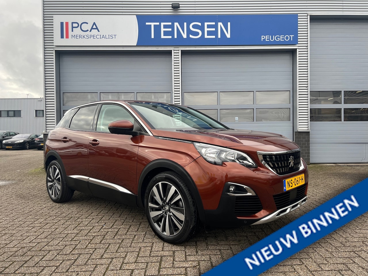 Peugeot 3008 - 1.2 130PK Première | Navigatie | Electrische achterklep | Keyless | Trekhaak | 19" inch ve - AutoWereld.nl