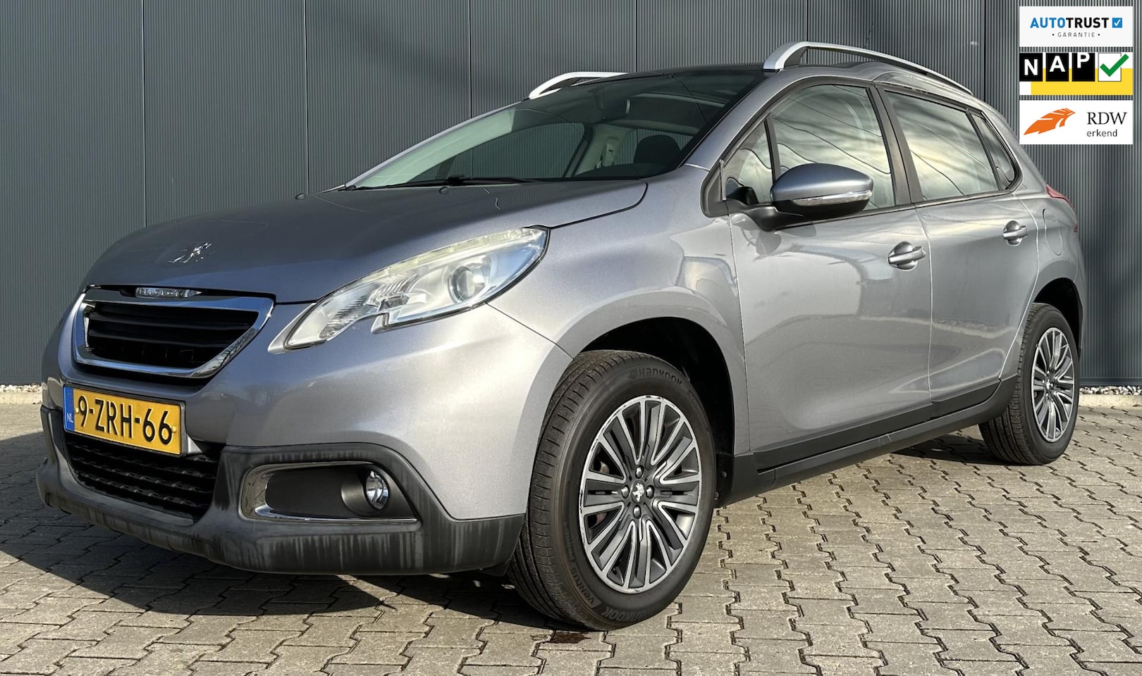 Peugeot 2008 - 1.2 PureTech Active Airco Cruise Navi Pano Nap - AutoWereld.nl