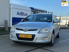 Hyundai i30 - 1.6i Dynamic Airco 5drs Grijs (BJ 2008)