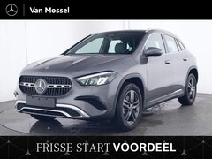 Mercedes-Benz GLA-Klasse - 250 e Luxury Line / Panoramadak/ Sfeerverlichting/ Carplay/ Winter Pack