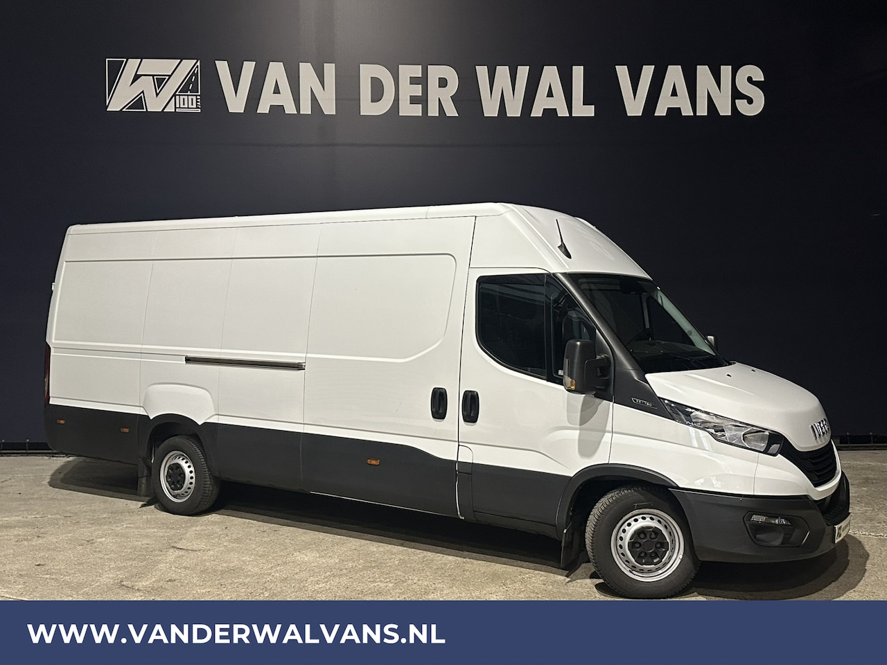 Iveco Daily - 35S16V 160pk L3H2 Euro6 Airco | 3500kg Trekvermogen | Parkeersensoren, bijrijdersbank - AutoWereld.nl