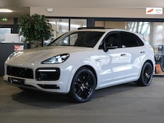 Porsche Cayenne - 3.0 E-Hybrid SportDesign 462PK Krijt Pano Trek Lucht Leder Led