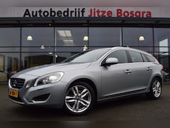 Volvo V60 - 1.6 T3 Summum 150pk Leder | Stoelverwarming | Trekhaak | Xenon | Schuifdak | Navigatie