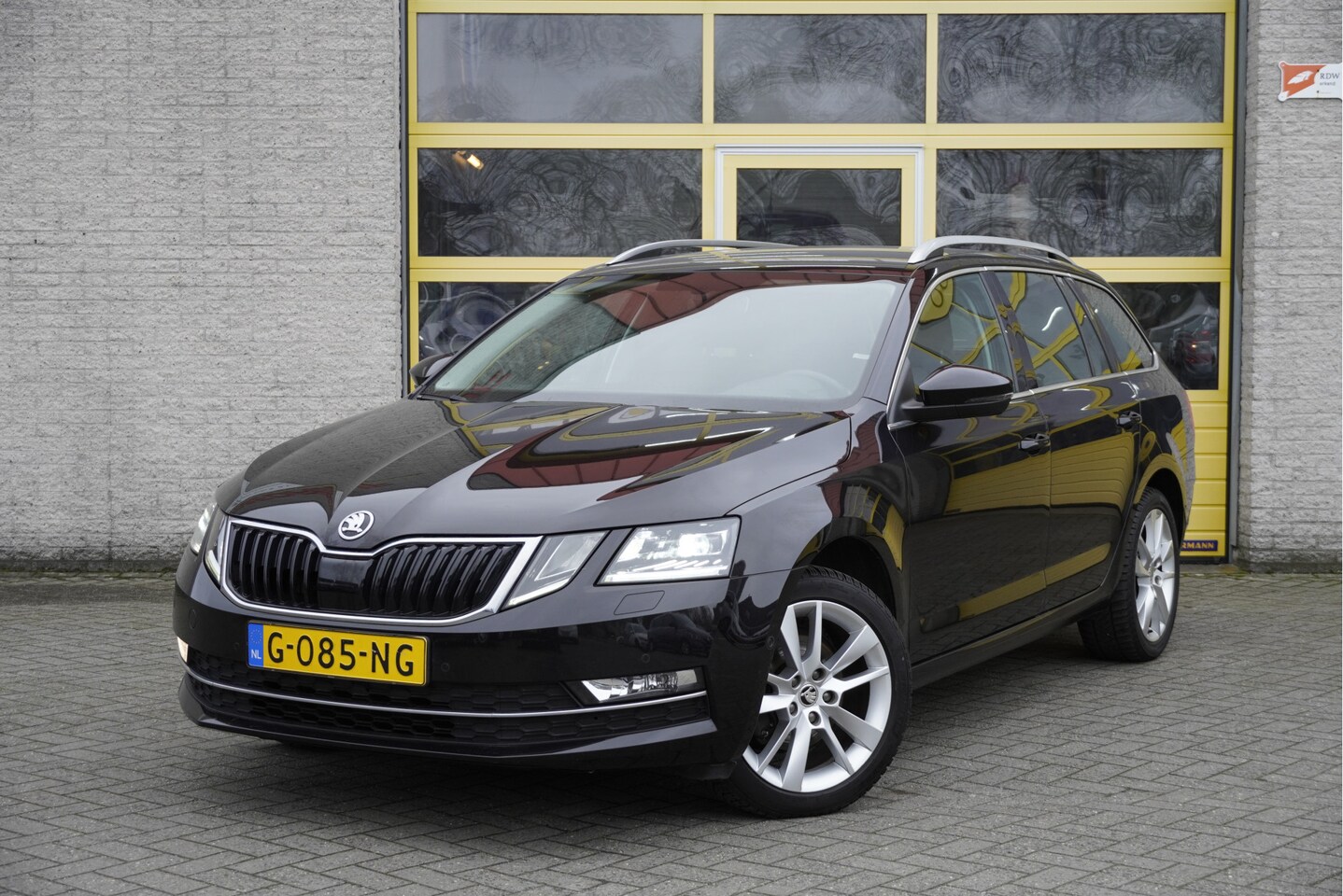 Skoda Octavia Combi - 1.0 TSI Greentech Business Edition Plus BJ2019 Lmv 17" | Led | Pdc | Navi | Keyless entry - AutoWereld.nl