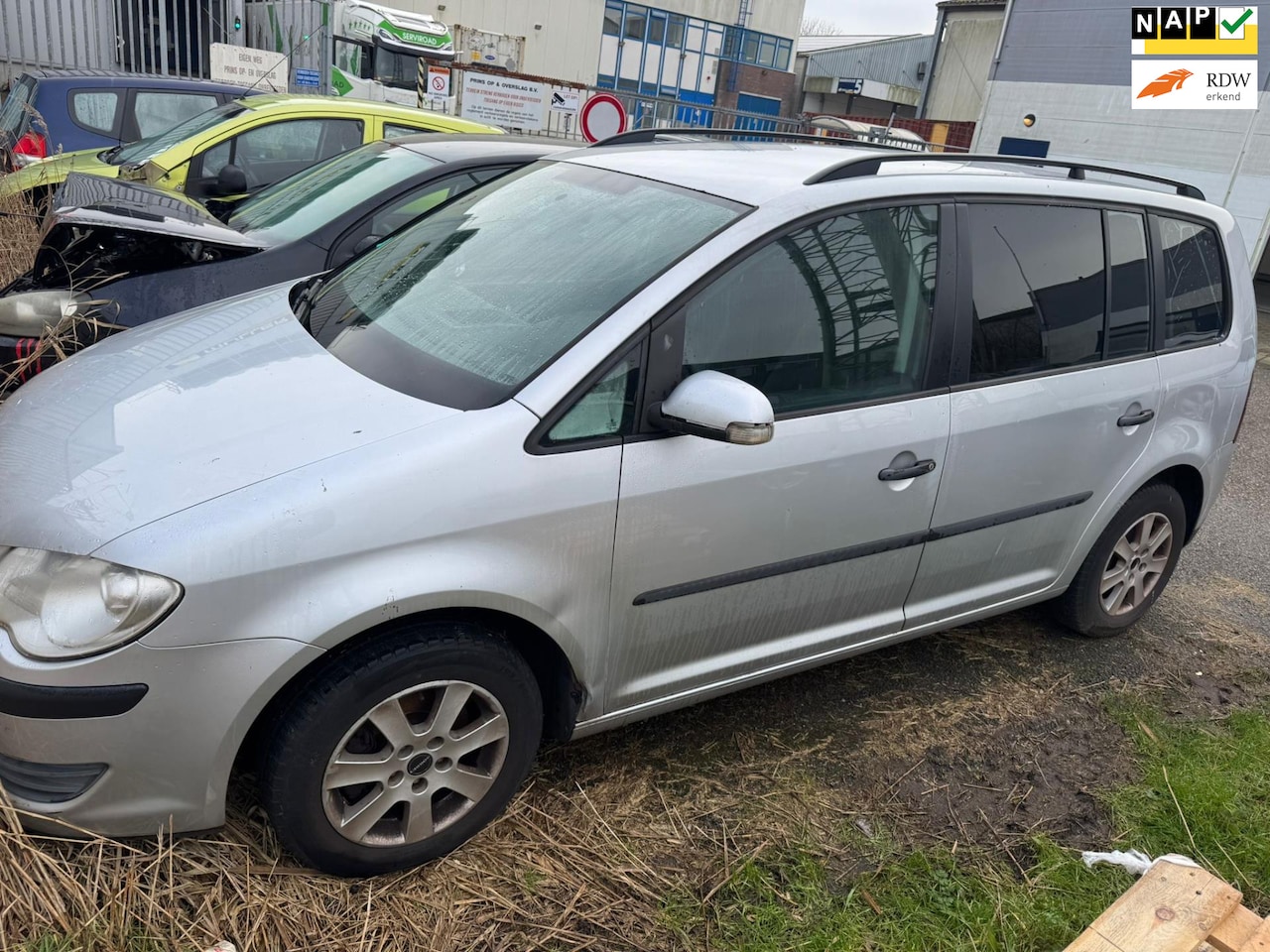 Volkswagen Touran - 1.4 TSI Optive 7 persoon motor stuk - AutoWereld.nl