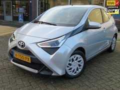 Toyota Aygo - 1.0 VVT-i X-PLAY ZILVER MET. 42dKM NL AUTO