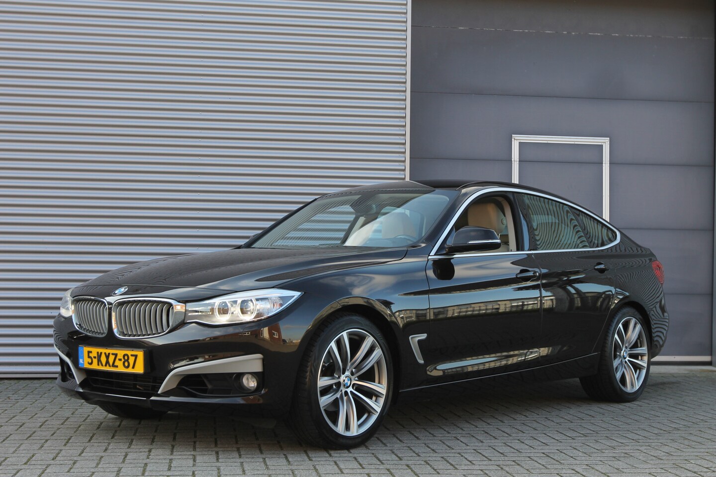 BMW 3-serie Gran Turismo - 320i High Executive I AUT. I NAVI I LEDER - AutoWereld.nl