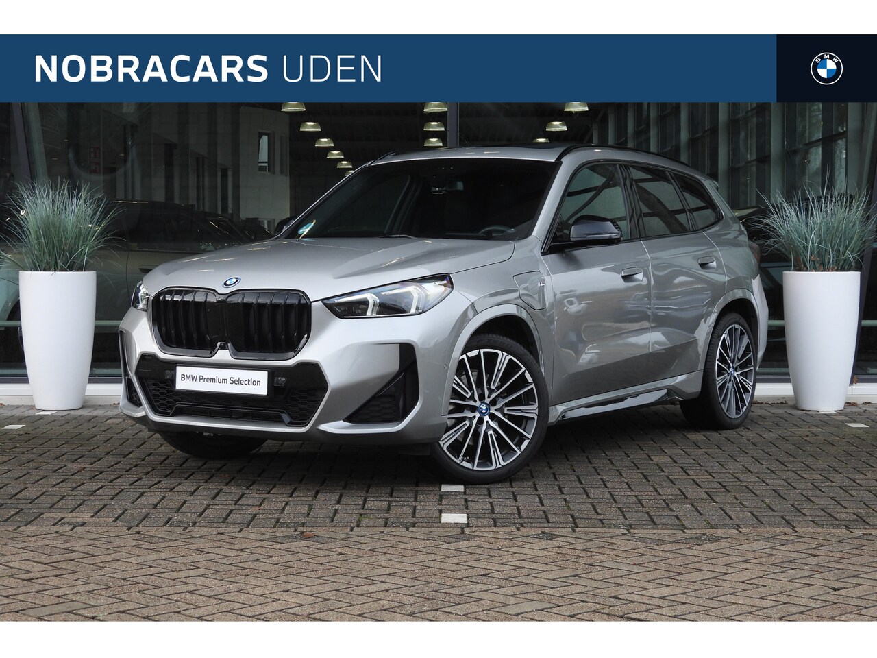 BMW X1 - xDrive30e High Executive M Sport Automaat / Panoramadak / Trekhaak / Adaptief M Onderstel - AutoWereld.nl