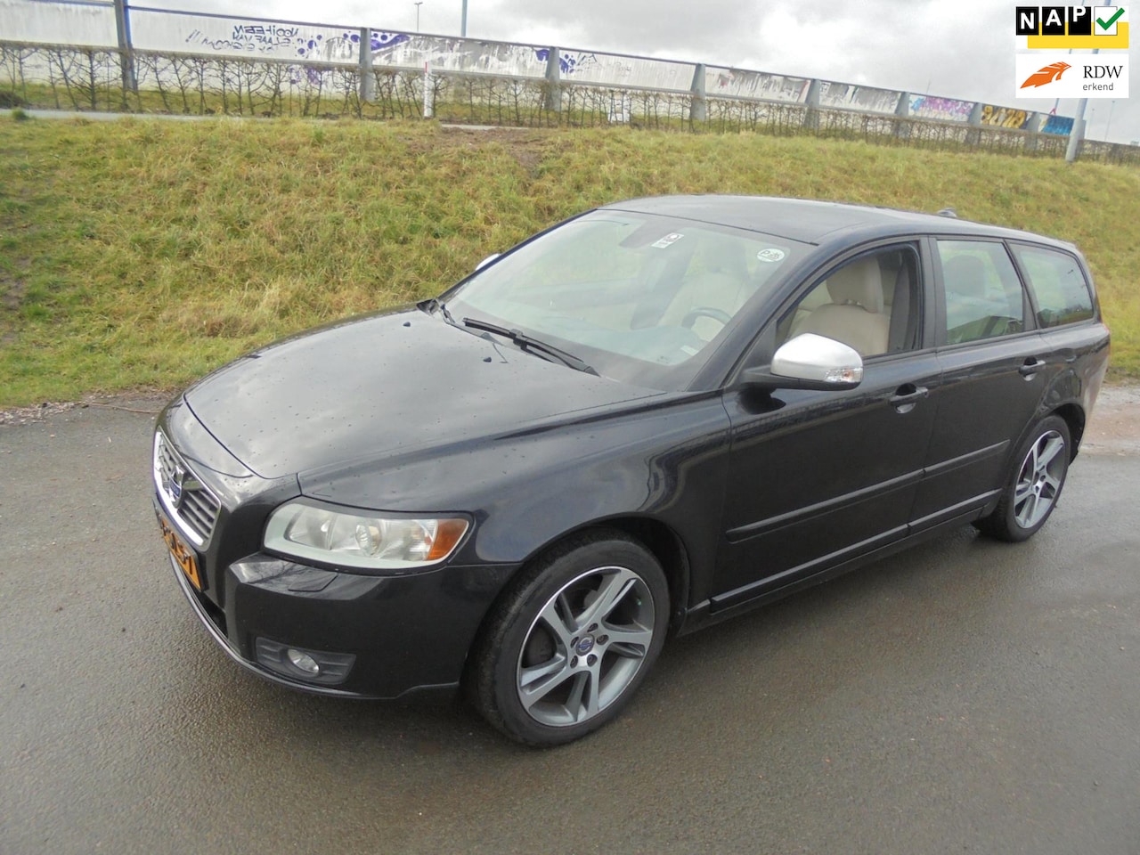 Volvo V50 - Volvo v50 1.6 D2 diesel staion airco ecc navigatie pdc trekhaak leer - AutoWereld.nl