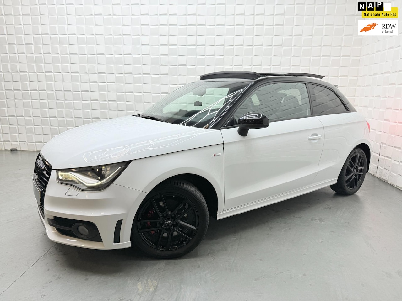 Audi A1 - 1.4 TFSI 2x S LINE PANO LEER PDC NAVI STOELVERWARM - AutoWereld.nl