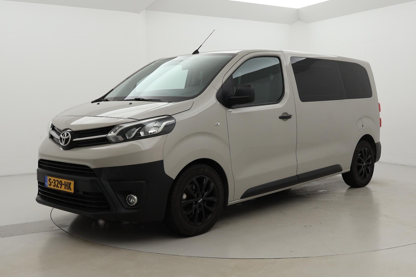 Toyota ProAce Shuttle - 9 pers. 2.0 D-4D Comfort | Airco | Cruise - AutoWereld.nl