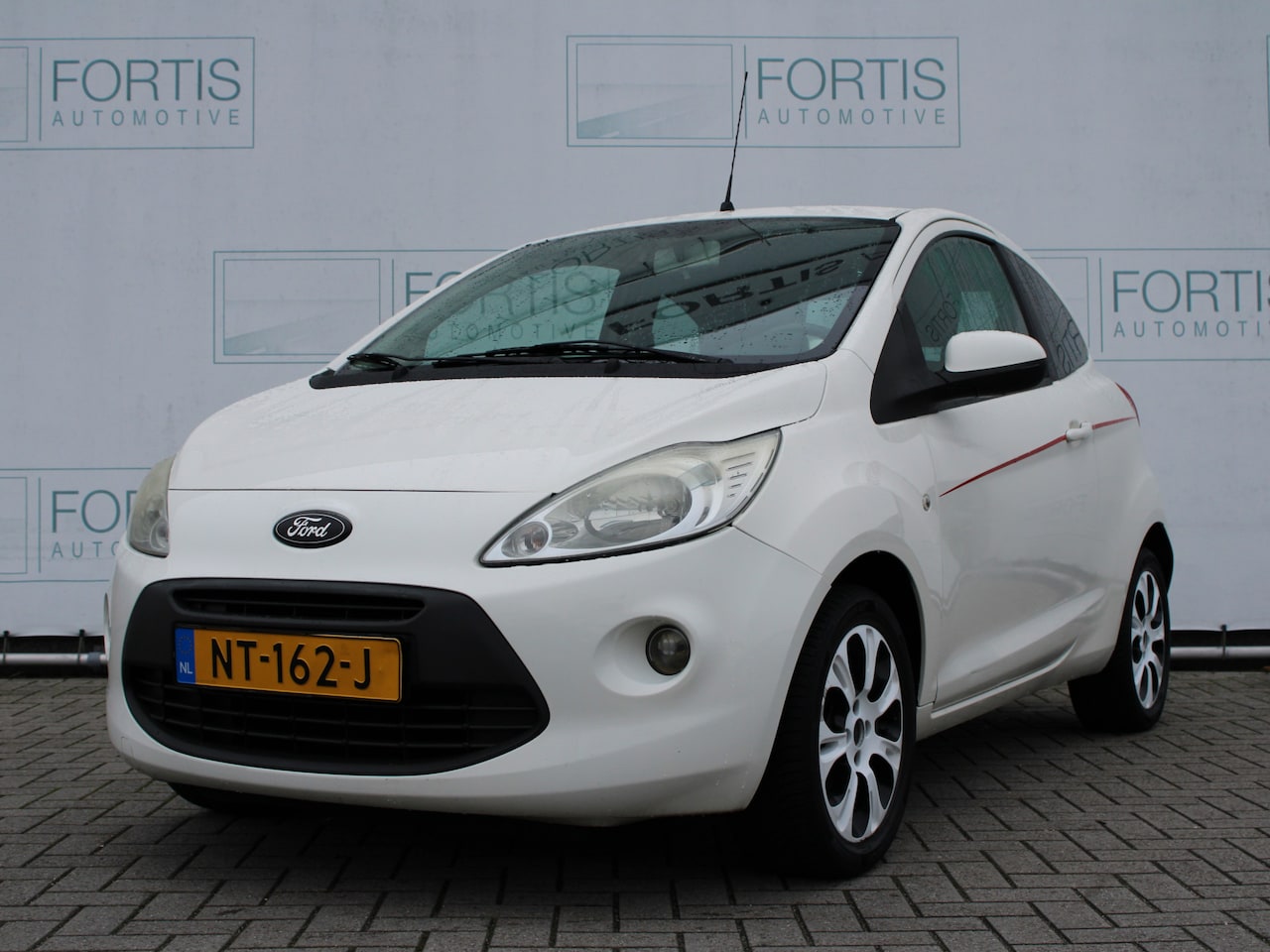 Ford Ka - 1.2 Titanium LEDER | ECC | VELGEN | STOELVERW | - AutoWereld.nl