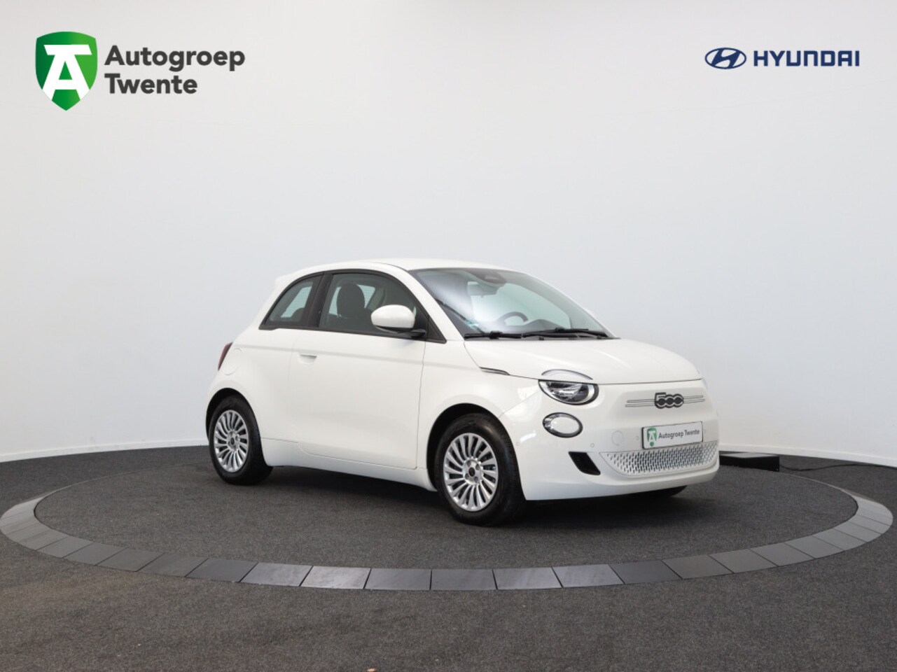 Fiat 500 - Icon 42 kWh | Private lease 329.- pm | - AutoWereld.nl