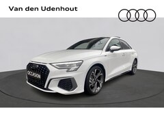 Audi A3 Limousine - 30 TFSI 110pk S edition / Panoramadak / Optiekpakket zwart / Achteruitrijcamera