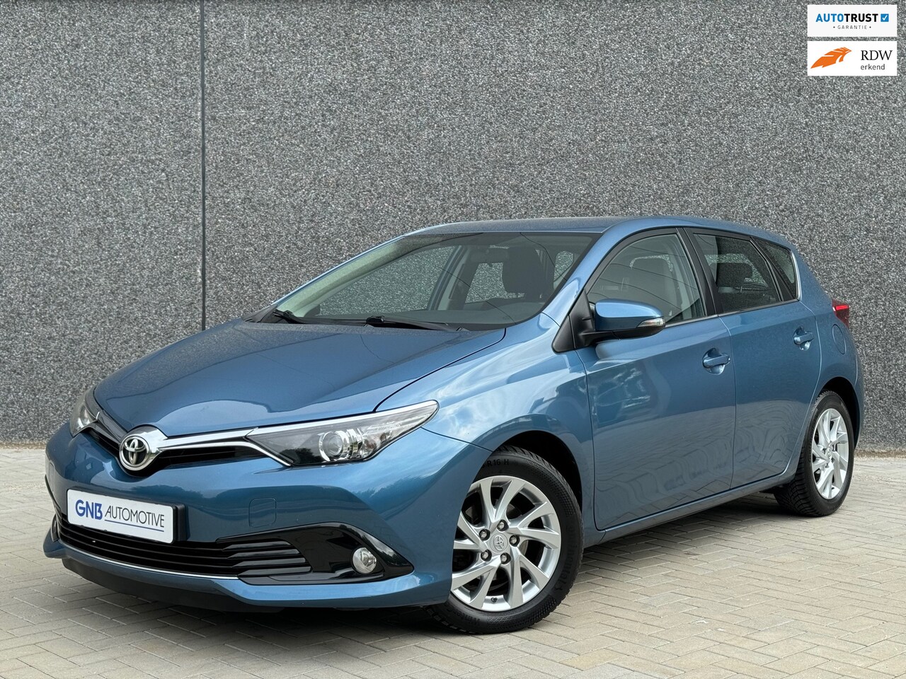 Toyota Auris - 1.3 Comfort 5-Deurs | Camera | DAB | Navi | Cruise control | Climate control | 6 versnelli - AutoWereld.nl