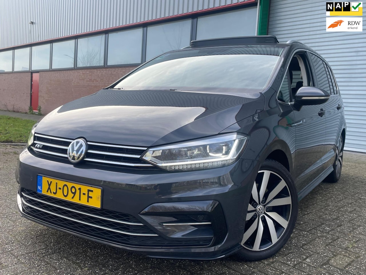 Volkswagen Touran - 1.5 TSI Highline Business R-Line Automaat - AutoWereld.nl