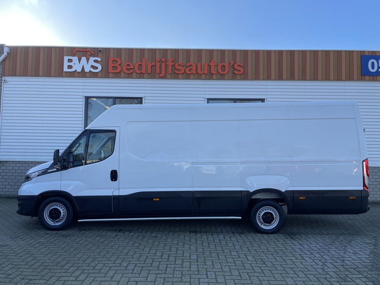 Iveco Daily - 35S14V 2.3 410 L4H2 automaat / vaste prijs rijklaar € 23.950 ex btw / lease vanaf € / crui - AutoWereld.nl