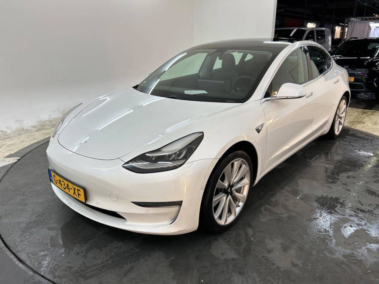 Tesla Model 3 - Long-Range AWD 351pk 75 kWh [ AUTOPILOT+19'' LMV+620KM WLTP+PREMIUM AUDIO ] - AutoWereld.nl