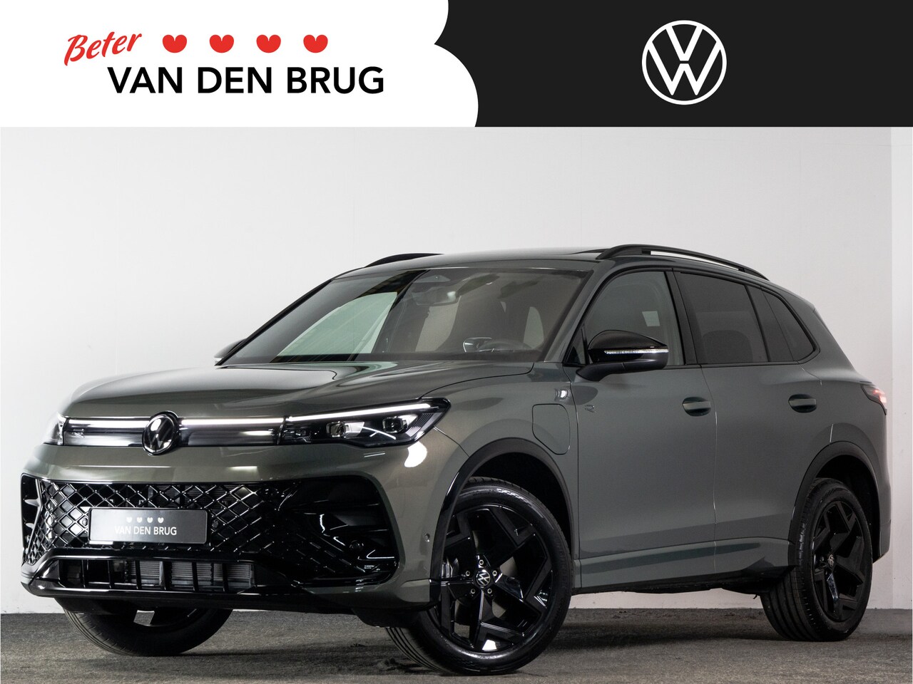 Volkswagen Tiguan - R-Line 1.5 eHybrid 204 pk | Black style | Panoramadak | DCC | Camera | LED Plus | Navigati - AutoWereld.nl