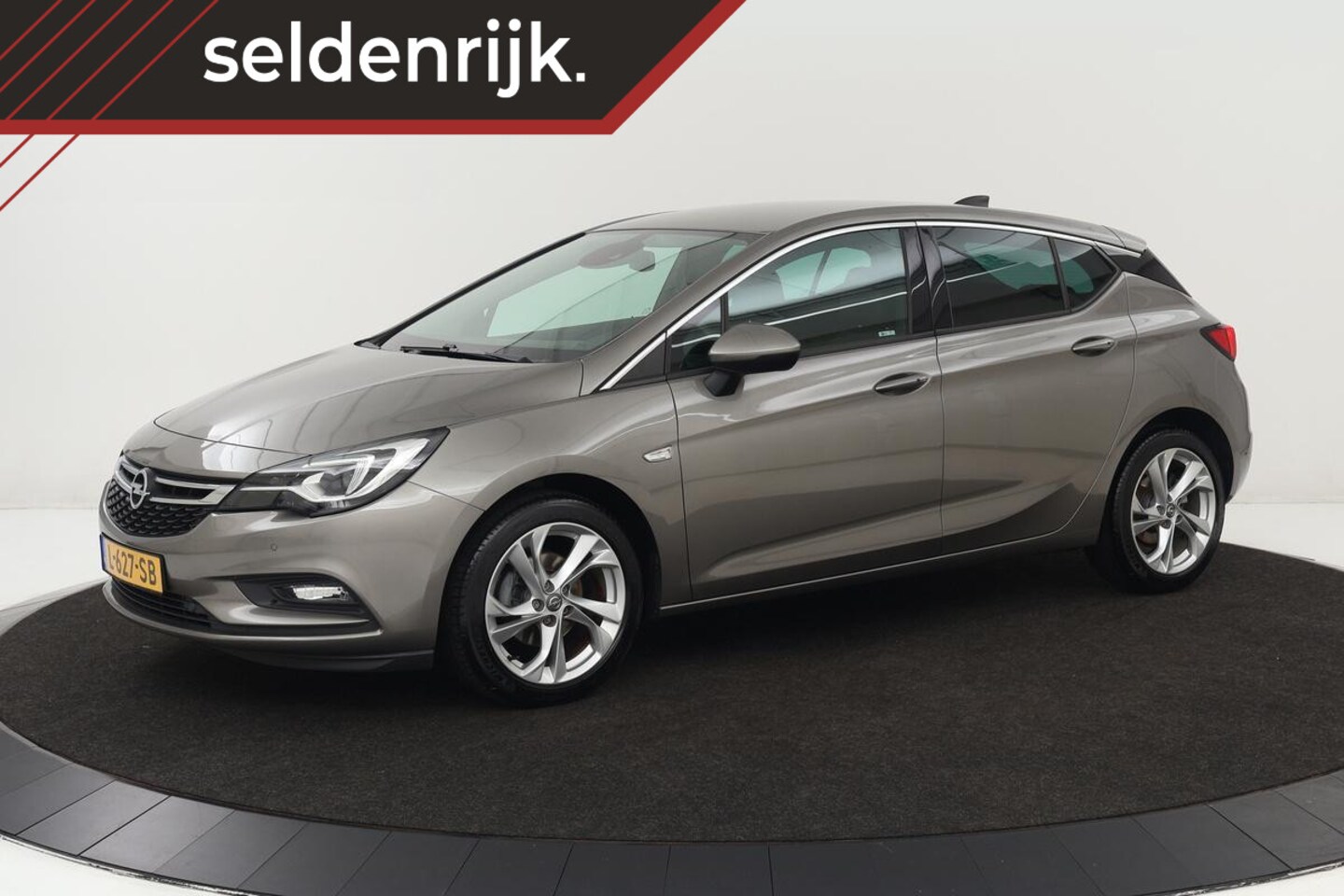 Opel Astra - 1.4 Turbo Innovation | Automaat | Stoel & stuurverwarming | Carplay | Camera | Matrix LED - AutoWereld.nl