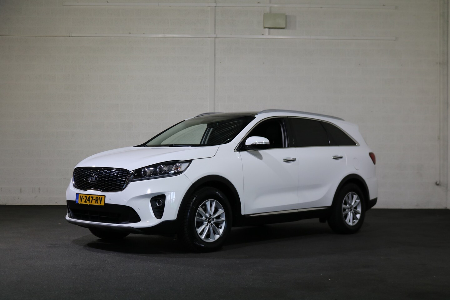 Kia Sorento - 2.2 CRDI Dynamic Automaat Grijs kenteken - AutoWereld.nl