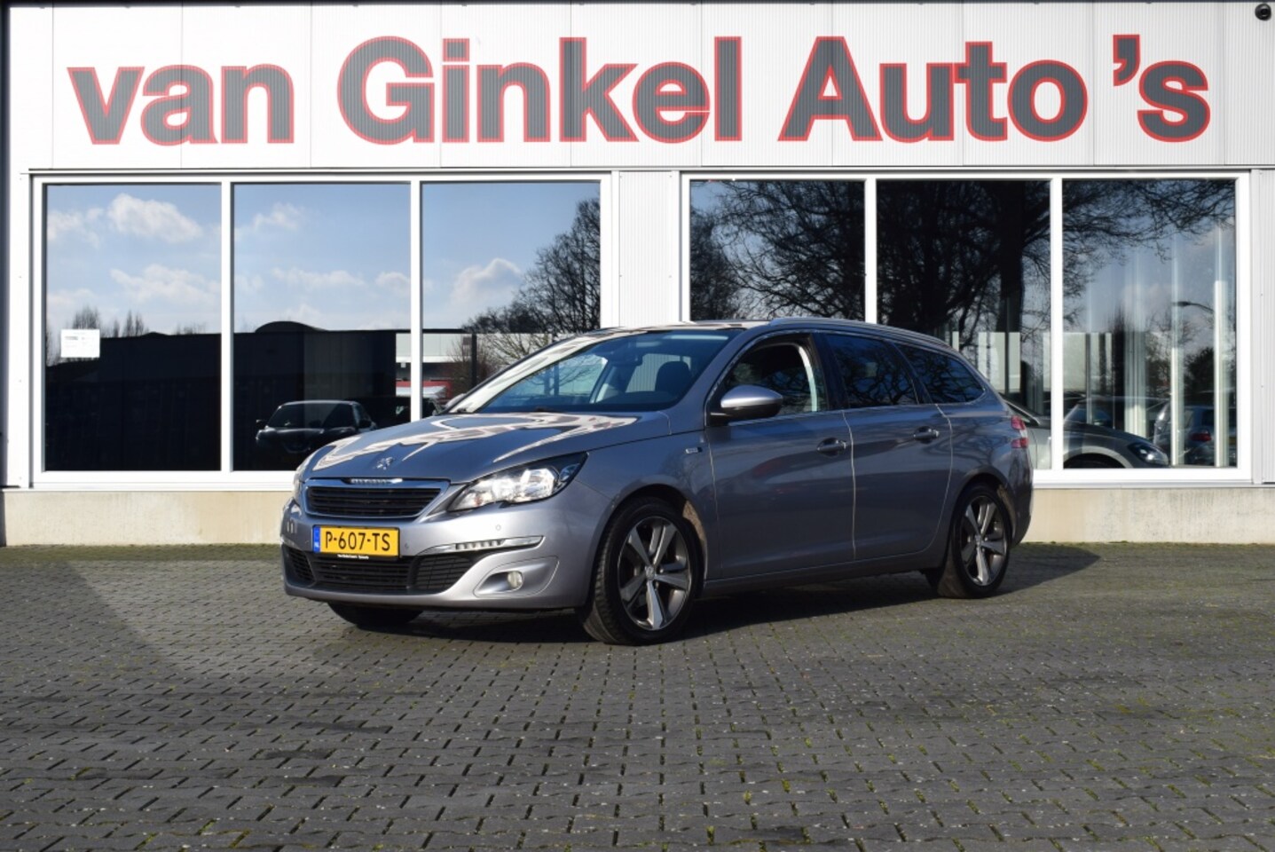 Peugeot 308 SW - 1.2 PureT.Blue L. GT | Cruise | Pano | Trekhaak | Camera - AutoWereld.nl