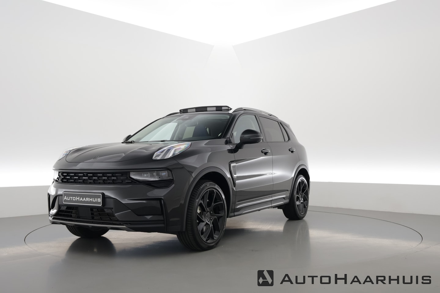 Lynk & Co 01 - 1.5 | Black edition | Pano | Adapt. Cruise | Keyless | Infinity Audio | Navi - AutoWereld.nl