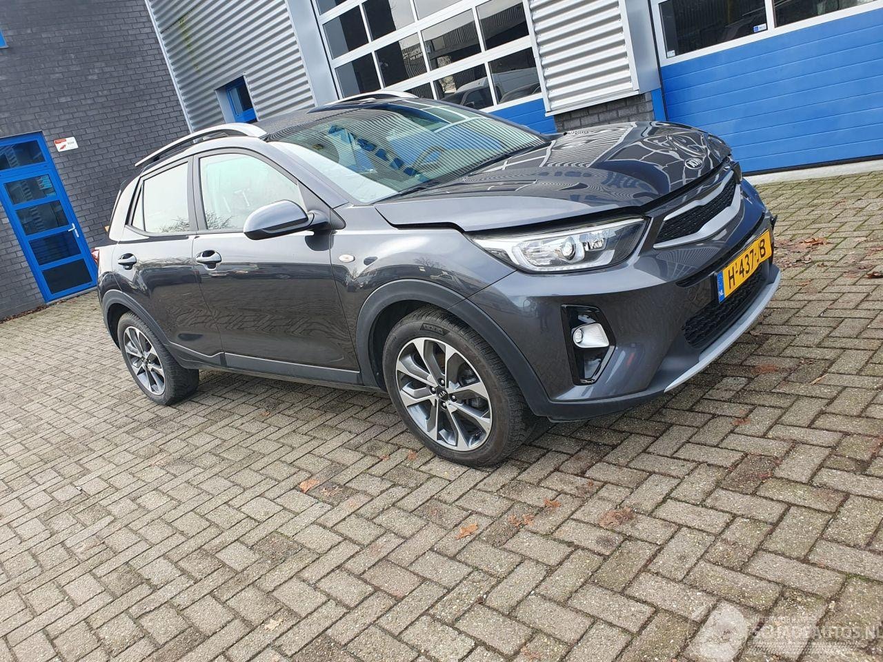 Kia Stonic - 1.0 T-GDi DynamicLine 1.0 T-GDi Dynamic Line - AutoWereld.nl