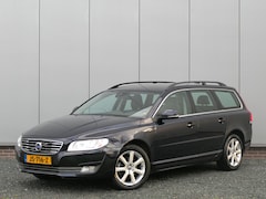 Volvo V70 - 2.0 T4 Polar 12 MND garantie Leer / Xenon / Trekhaak / Standkachel