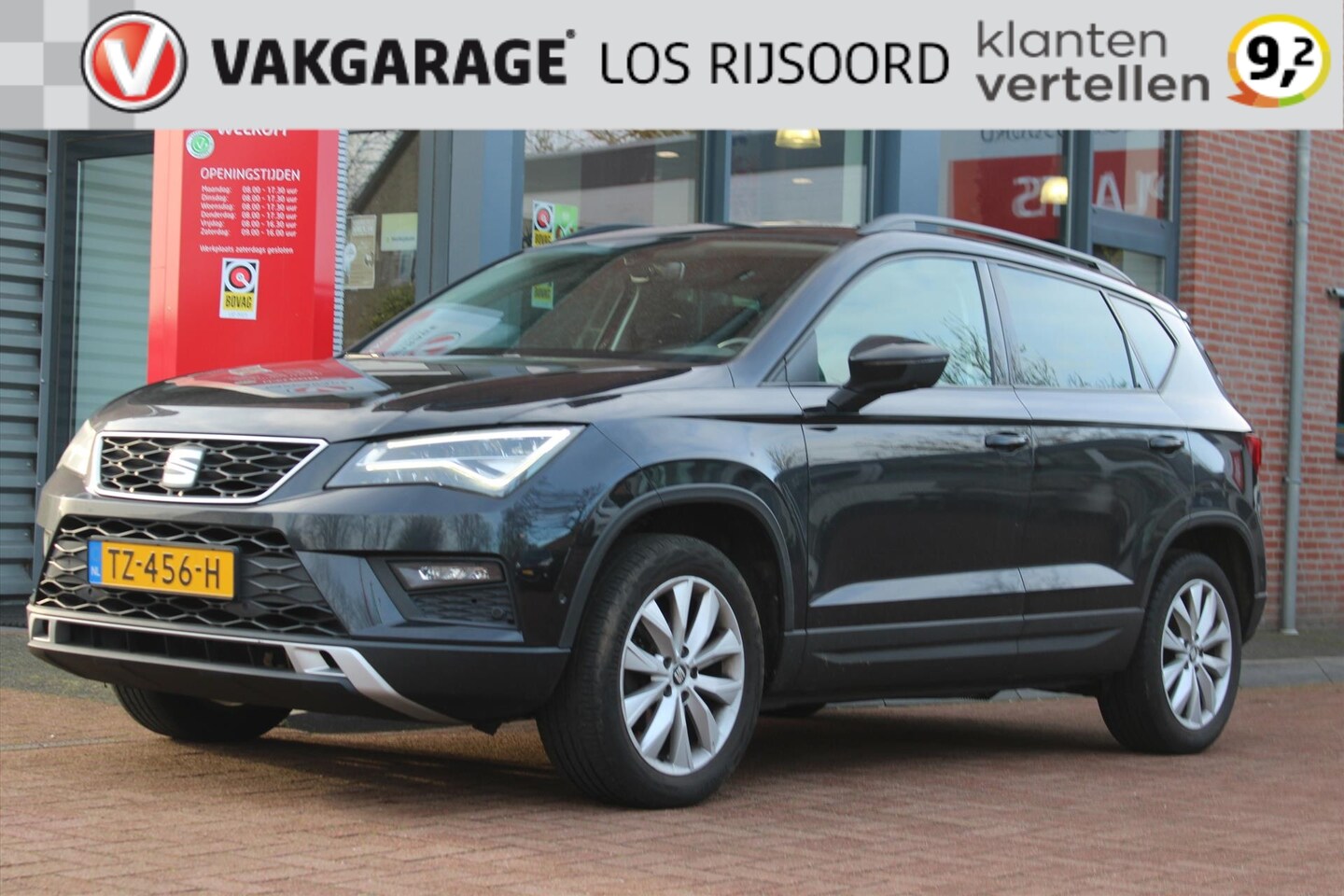 Seat Ateca - 1.0 EcoTSI *Business* | Trekhaak | Carplay | Camera | Cruise & climate Control | Navigatie - AutoWereld.nl