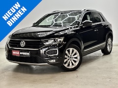 Volkswagen T-Roc - 1.5i Sport / Virtual c / Camera / Trekhk / Carpl /