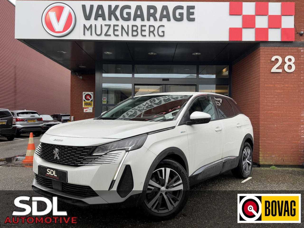 Peugeot 3008 - 1.6 HYbrid 225 Allure // NAVI // CRUISE // CAMERA // DODEHOEK SENSOR // APPLE CARPLAY - AN - AutoWereld.nl