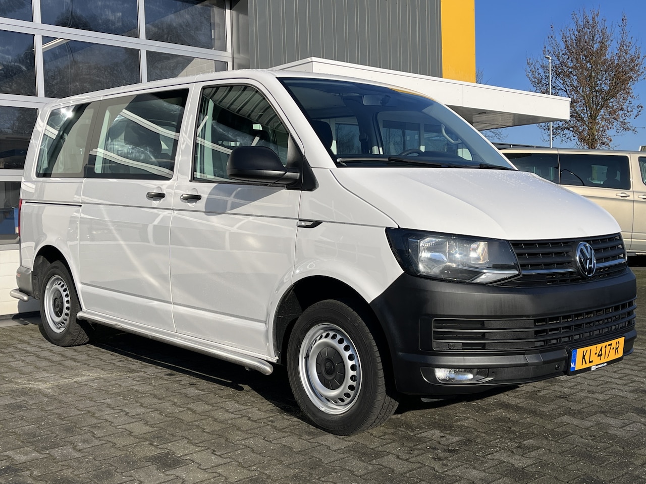 Volkswagen Transporter Kombi - 2.0 TDI DSG Automaat L1H1 BTW en BPM vrij Airco Cruise control Navigatie Trekhaak PDC 1e e - AutoWereld.nl