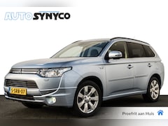 Mitsubishi Outlander - 2.0 PHEV Instyle+ | Schuifdak | Trekhaak | 18 inch LMV | Adapt. Cruise | Camera