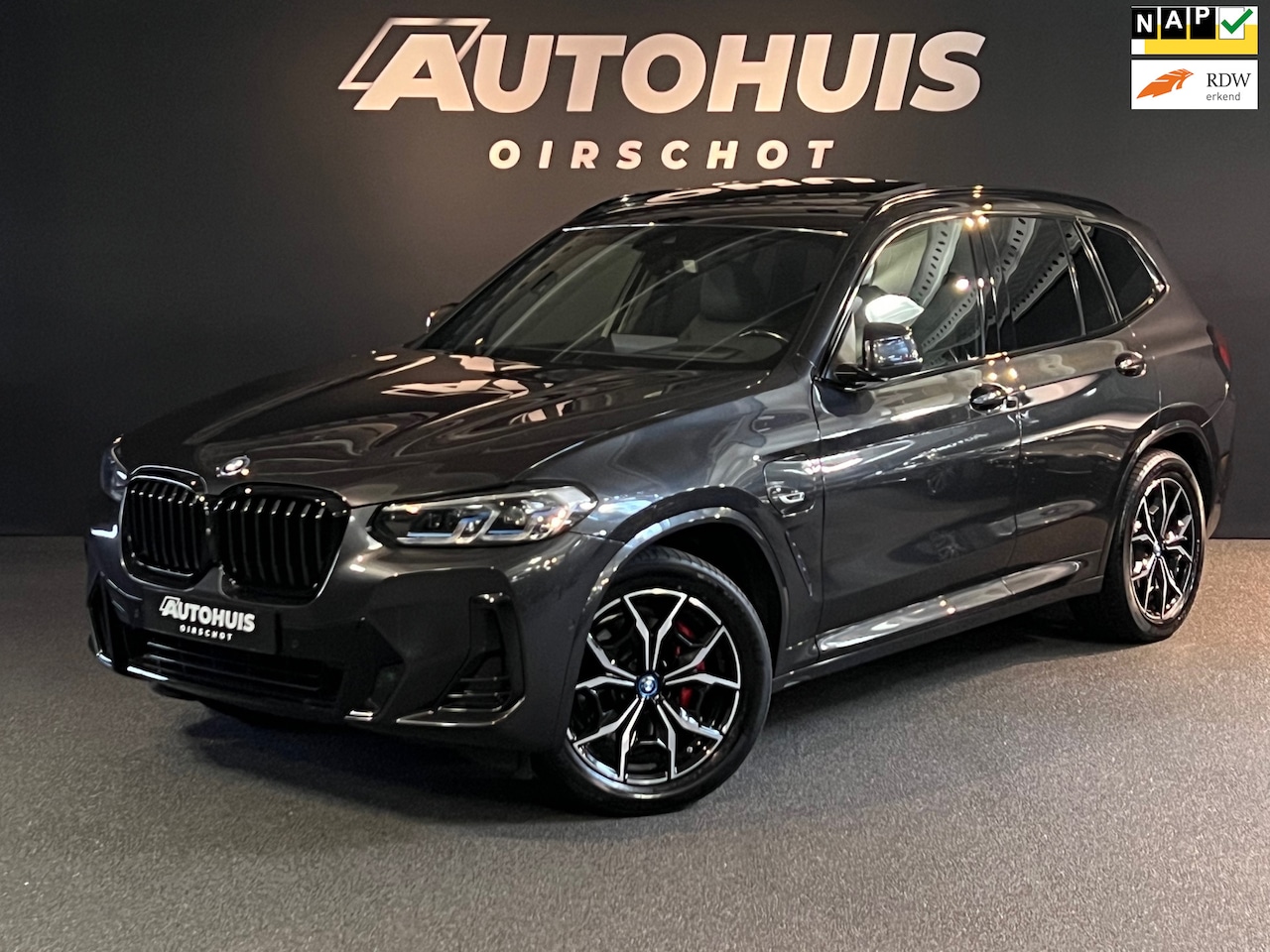 BMW X3 - XDrive30e High Executive Edition M Pano/ M Memory stoelen/ 360 Camera/ Laserlicht/ Headup/ - AutoWereld.nl