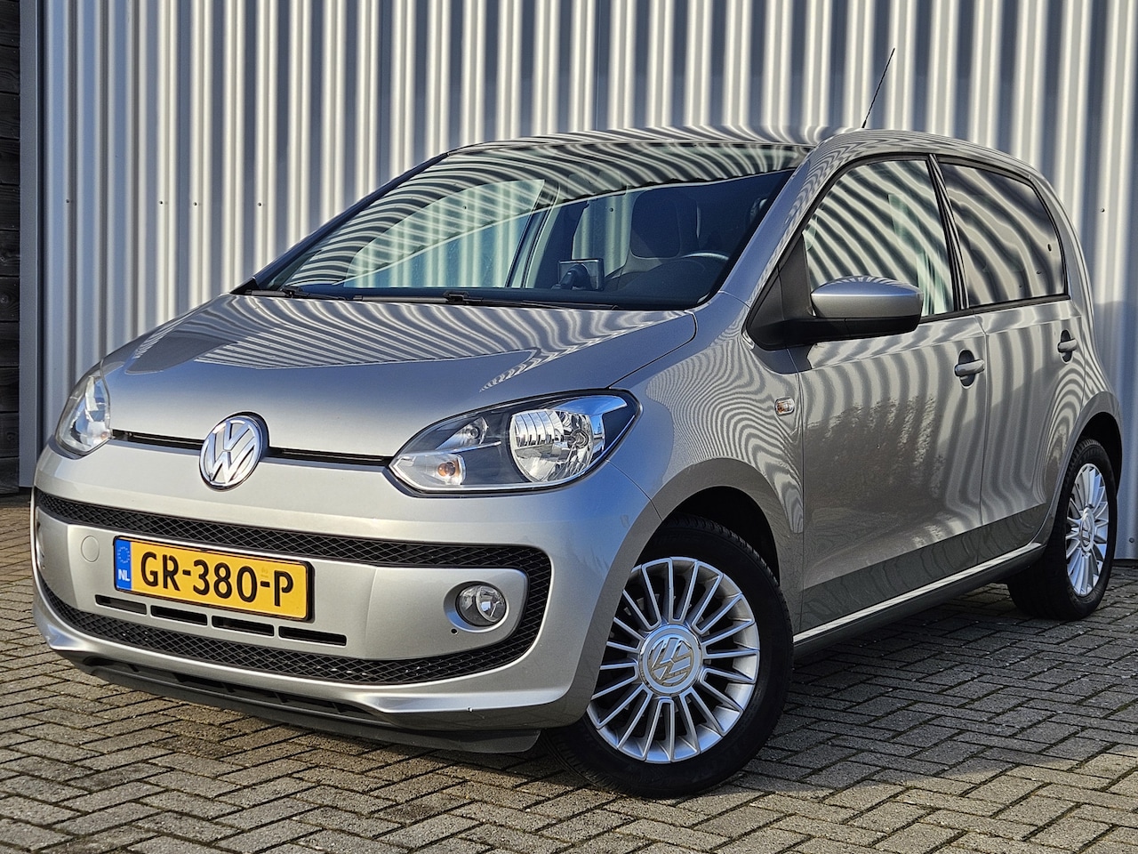 Volkswagen Up! - 1.0 move up! /Stoelverwarming/Airco/Navi/LMV! - AutoWereld.nl