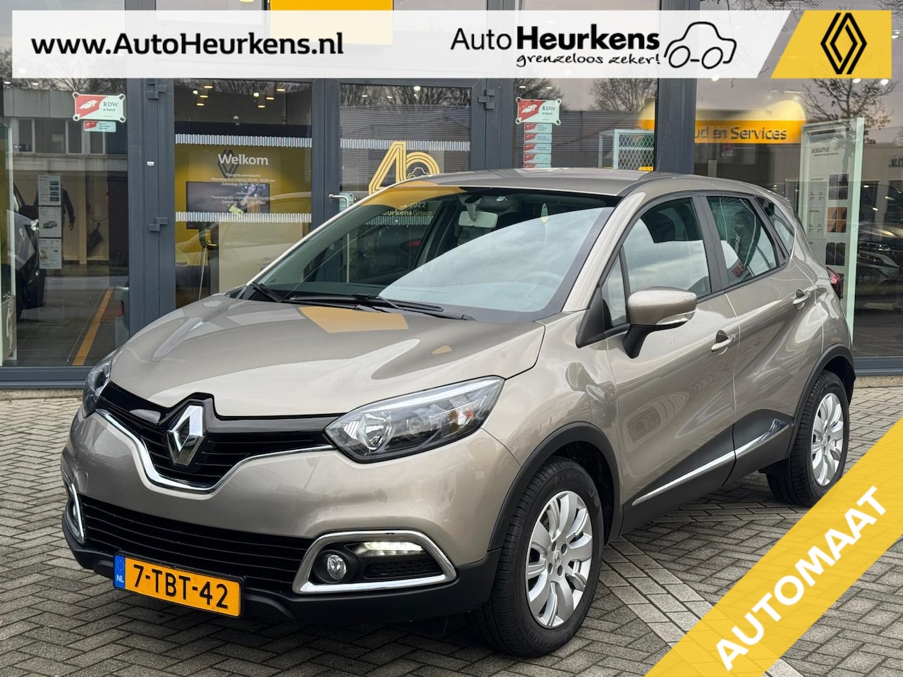 Renault Captur - TCe 120 Expression | EDC Automaat | Radio CD-Speler | Parkeersensorenachter | Trekhaak | - AutoWereld.nl