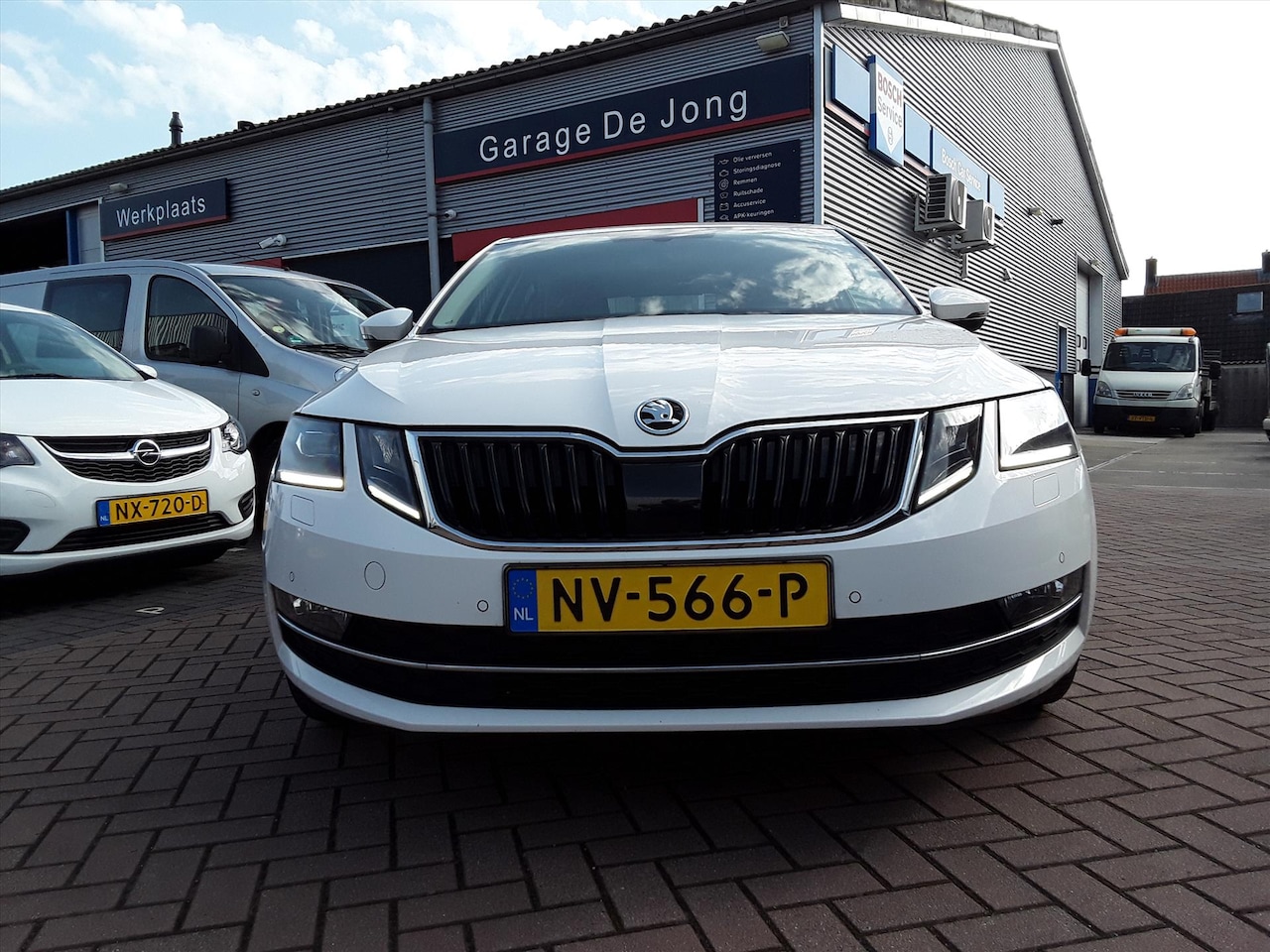 Skoda Octavia - 1.0 TSI 115pk Greentech DSG Style Business - AutoWereld.nl