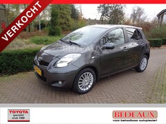 Toyota Yaris - 1.3 16V VVT-I 5DR Dynamic, bij specialist met 12 maanden Bovag garantie / Prijs is rijklaa