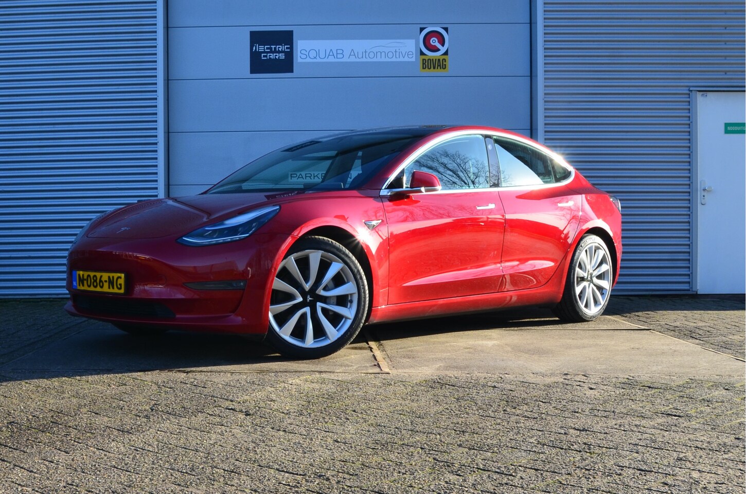 Tesla Model 3 - Long Range RWD Long Range AWD 75 kWh - AutoWereld.nl