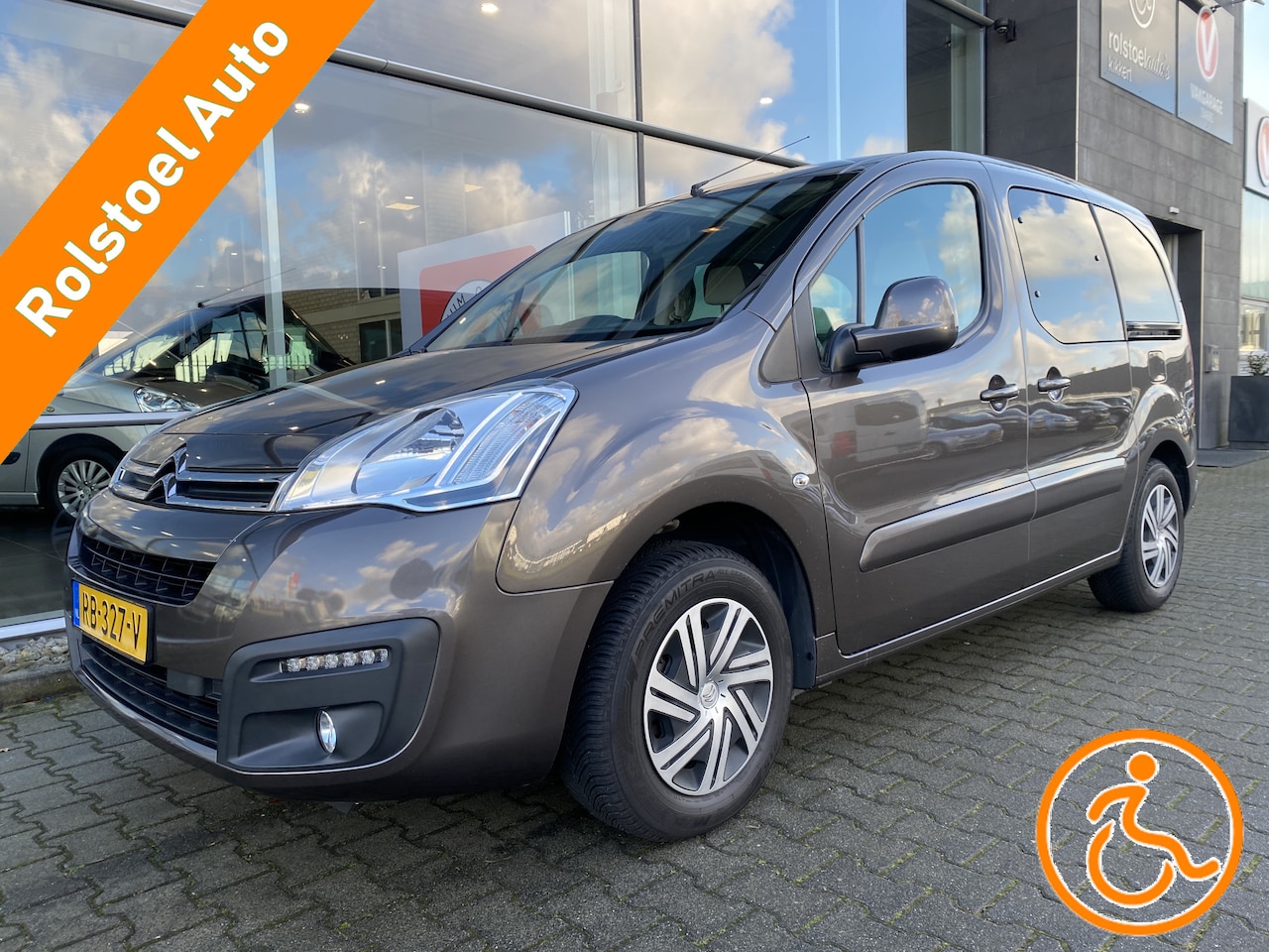 Citroën Berlingo - 3+1 Rolstoelauto 1.2 PureTech XTR (Zeer nette en ruime rolstoelauto met lage km.stand!) - AutoWereld.nl