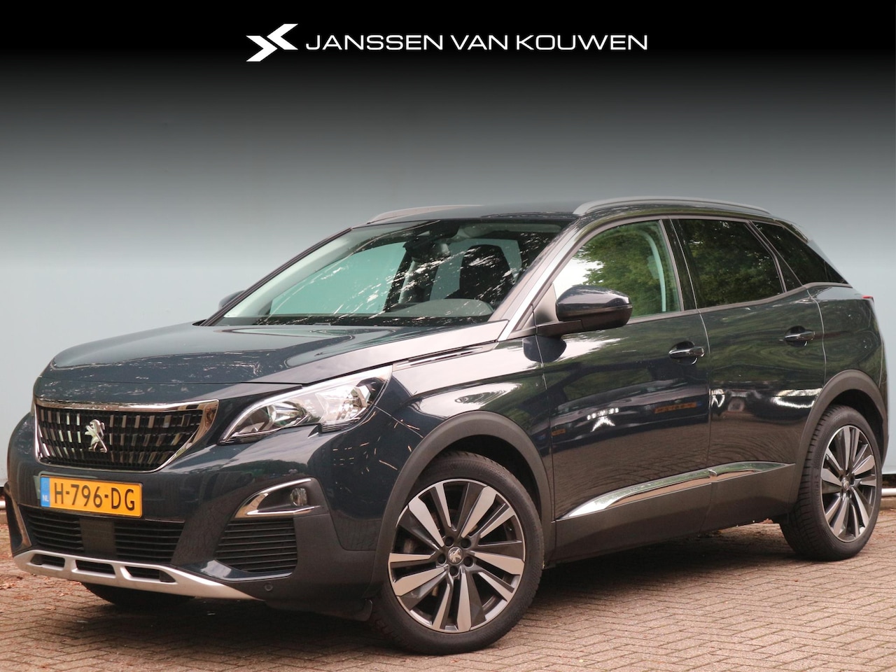 Peugeot 3008 - Blue Lease Premium 1.2 130 pk Automaat / Trekhaak / 19" Velgen / Navigatie - AutoWereld.nl